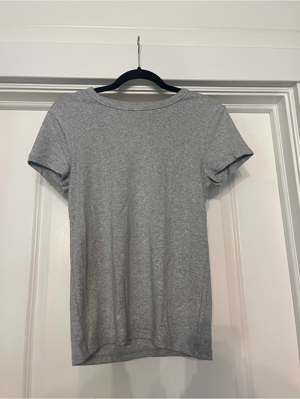 GAP Women's Light Heather Gray Short Sleeve Crewneck Tee